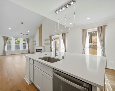 29821 Ellwood Lane - Photo Thumbnail 11