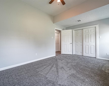 2119 67th St Street - Photo Thumbnail 12