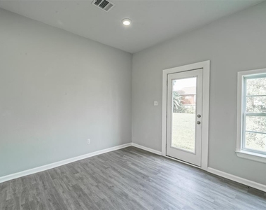 2119 67th St Street - Photo Thumbnail 7