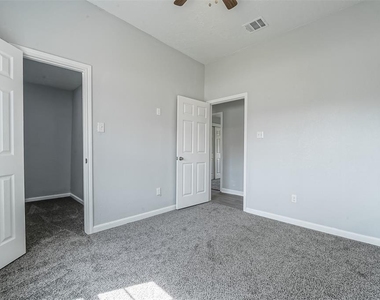2119 67th St Street - Photo Thumbnail 11