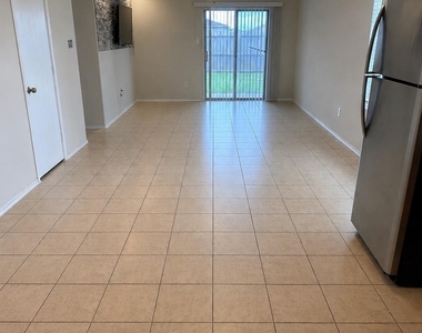 1518 Perennial Lane - Photo Thumbnail 13