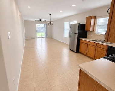 1518 Perennial Lane - Photo Thumbnail 3