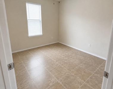1518 Perennial Lane - Photo Thumbnail 8