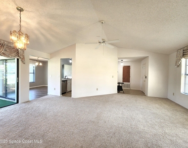 1244 Lakeview Drive - Photo Thumbnail 4