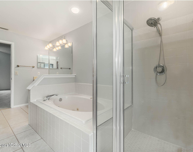 1244 Lakeview Drive - Photo Thumbnail 15