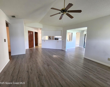 1244 Lakeview Drive - Photo Thumbnail 2