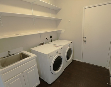 3327 Summerwood Lane - Photo Thumbnail 14