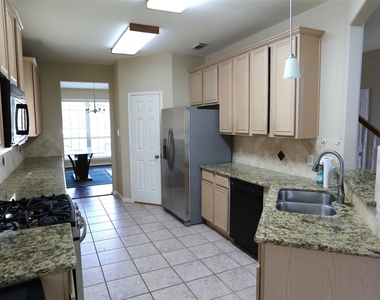 3327 Summerwood Lane - Photo Thumbnail 6