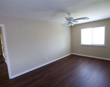 3327 Summerwood Lane - Photo Thumbnail 30