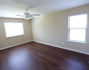 3327 Summerwood Lane - Photo Thumbnail 27