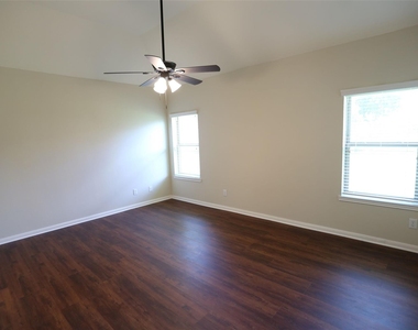3327 Summerwood Lane - Photo Thumbnail 15