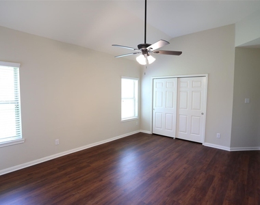 3327 Summerwood Lane - Photo Thumbnail 16