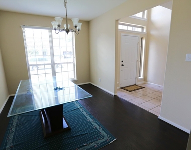 3327 Summerwood Lane - Photo Thumbnail 4