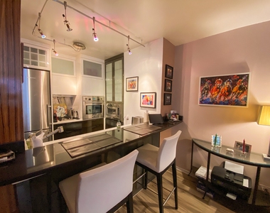 145 East 48th Street - Photo Thumbnail 5