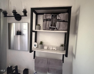2847 Colbert Circle - Photo Thumbnail 11