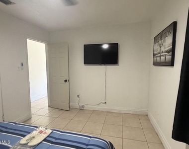 2847 Colbert Circle - Photo Thumbnail 9