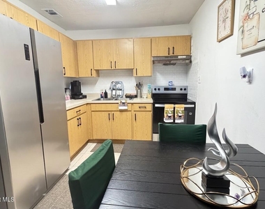 2847 Colbert Circle - Photo Thumbnail 22