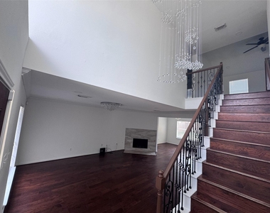 17002 Judyleigh Drive - Photo Thumbnail 5