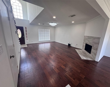 17002 Judyleigh Drive - Photo Thumbnail 7