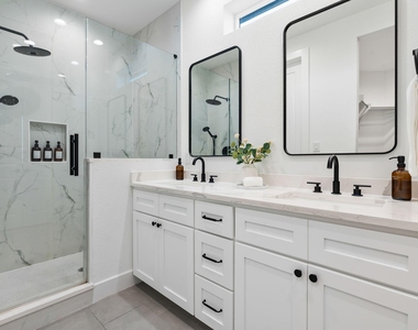 2708 Noble Street - Photo Thumbnail 5