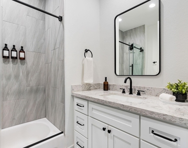 2708 Noble Street - Photo Thumbnail 8