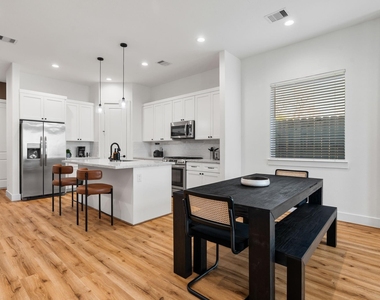 2708 Noble Street - Photo Thumbnail 11