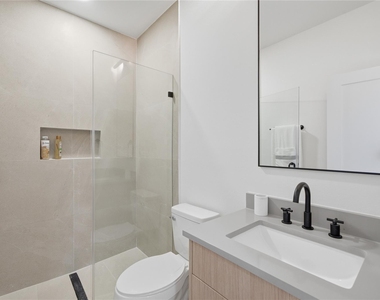 5507 Hershe Street - Photo Thumbnail 12