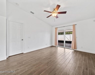 890 Luminary Circle - Photo Thumbnail 7