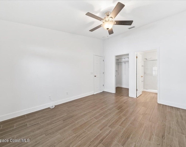 890 Luminary Circle - Photo Thumbnail 9