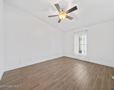 890 Luminary Circle - Photo Thumbnail 8