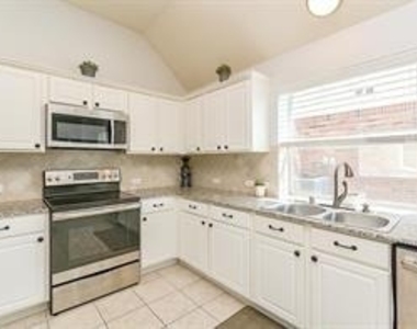 20510 Glademill Court - Photo Thumbnail 6