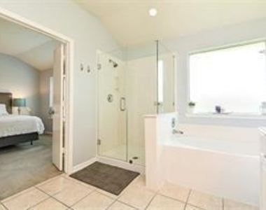 20510 Glademill Court - Photo Thumbnail 9