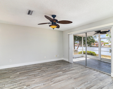 205 Trinidad Drive - Photo Thumbnail 4
