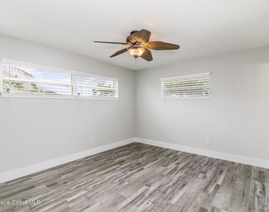 205 Trinidad Drive - Photo Thumbnail 6
