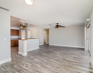 205 Trinidad Drive - Photo Thumbnail 5
