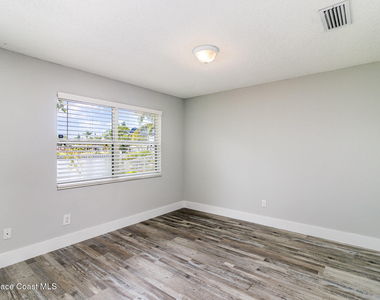 205 Trinidad Drive - Photo Thumbnail 12