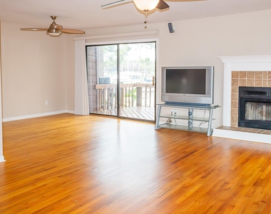787 Davis Road - Photo Thumbnail 15