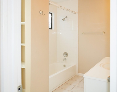 787 Davis Road - Photo Thumbnail 8