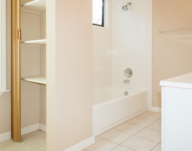 787 Davis Road - Photo Thumbnail 9