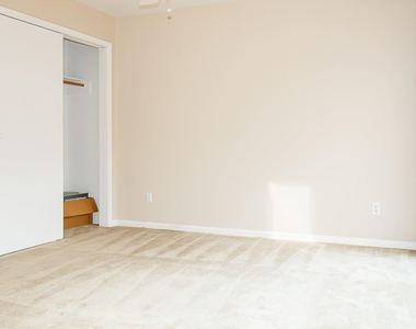 787 Davis Road - Photo Thumbnail 4
