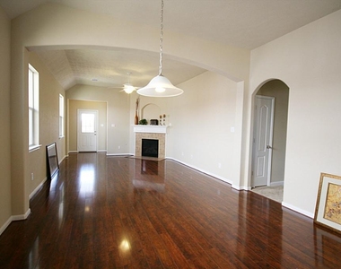 24547 Foxberry Glen - Photo Thumbnail 4