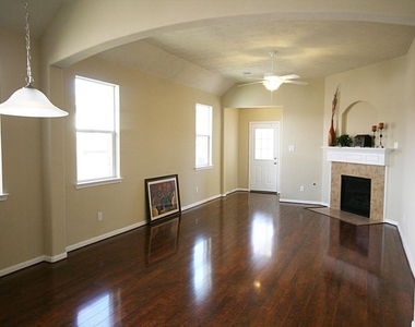 24547 Foxberry Glen - Photo Thumbnail 3