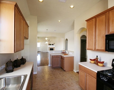 24547 Foxberry Glen - Photo Thumbnail 7