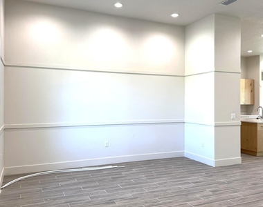 2791 Edington Drive - Photo Thumbnail 3
