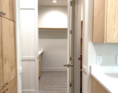 2791 Edington Drive - Photo Thumbnail 14