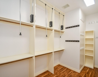 7626 E Jordan Cove - Photo Thumbnail 10
