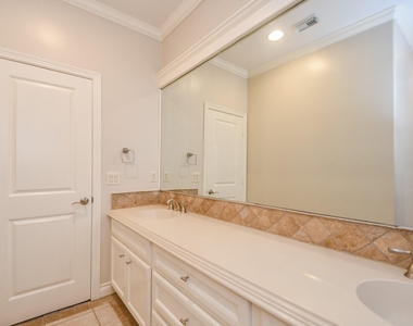 7626 E Jordan Cove - Photo Thumbnail 18