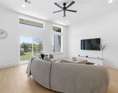 5505 Hershe Street - Photo Thumbnail 2