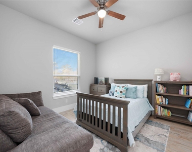 33510 Walnut Xing - Photo Thumbnail 19