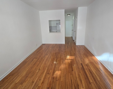East 83 Street - Photo Thumbnail 1